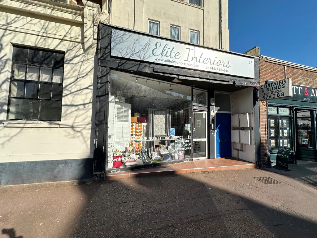 Lot: 26 - COMMERCIAL UNIT FOR INVESTMENT - External of a terraced commercial unit